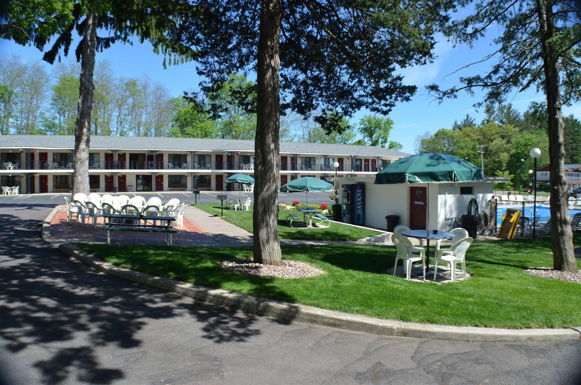 Amber'S Inn And Suites Wisconsin Dells Kültér fotó