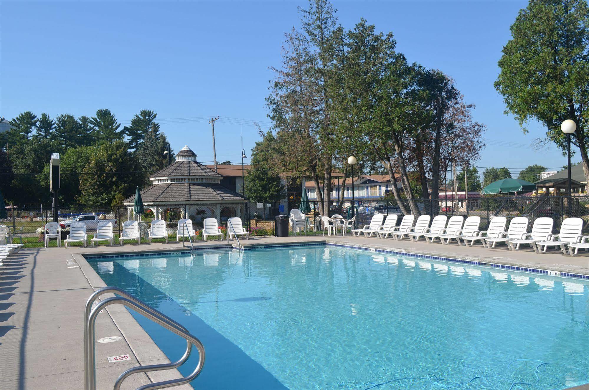 Amber'S Inn And Suites Wisconsin Dells Kültér fotó